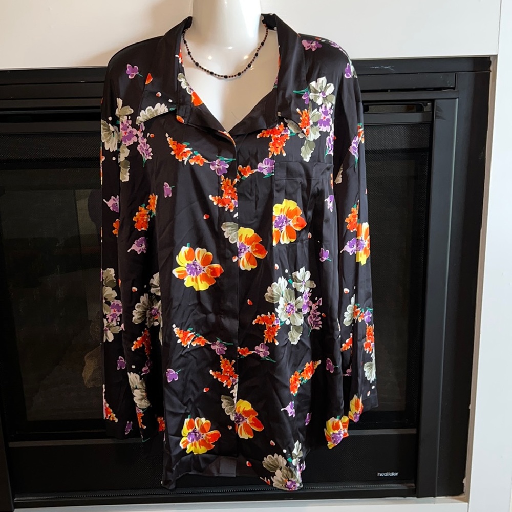 Savage fenty night blooms sleep shirt🎄